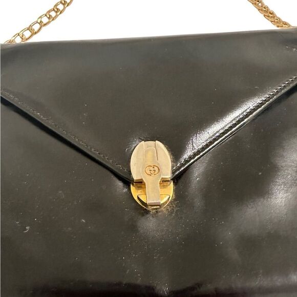 Black and Gold Crossbody Bag with Skull Clasp - Picture 3 of 11